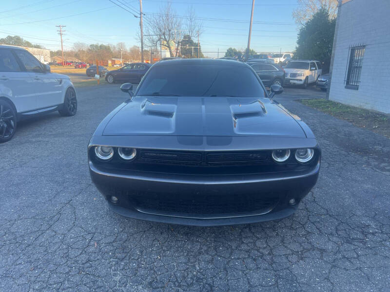 2017 Dodge Challenger R/T Shaker