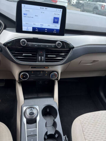 2022 Ford Escape SE