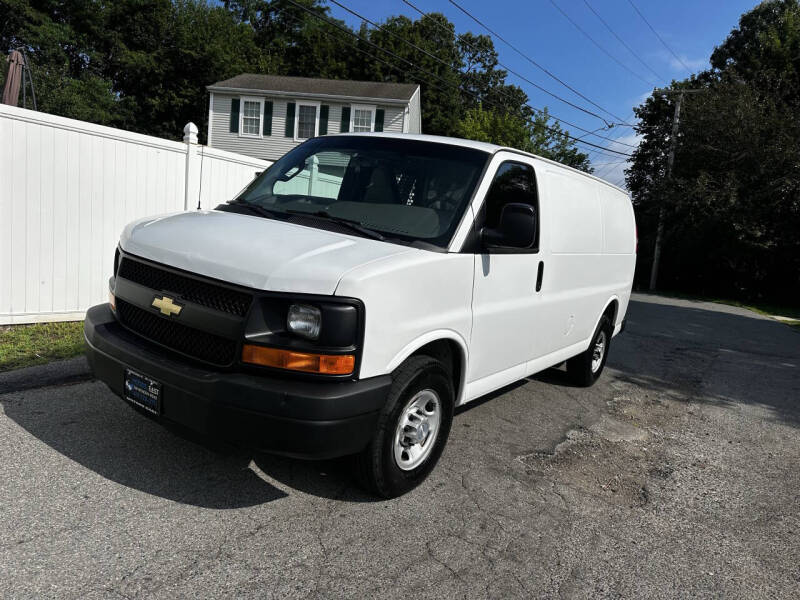 2016 Chevrolet Express Cargo Work Van's photo