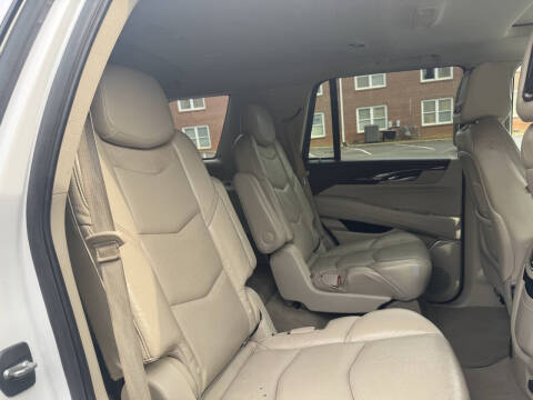 2016 Cadillac Escalade Luxury Collection