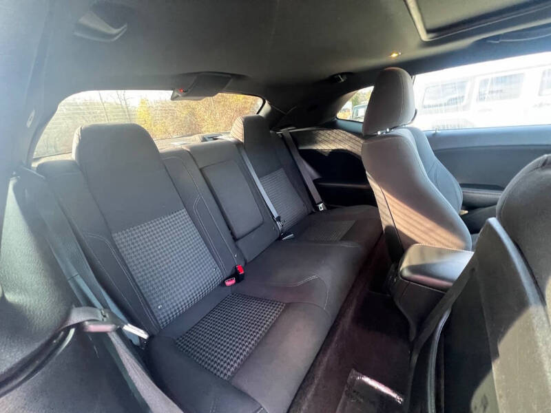 2016 Dodge Challenger SXT