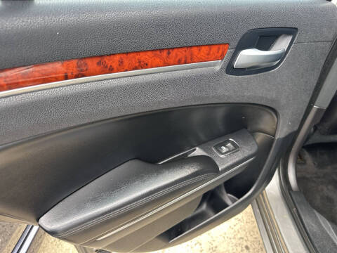 2012 Chrysler 300 Limited