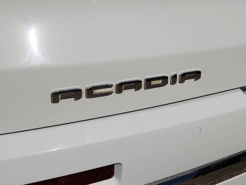 2023 GMC Acadia Denali