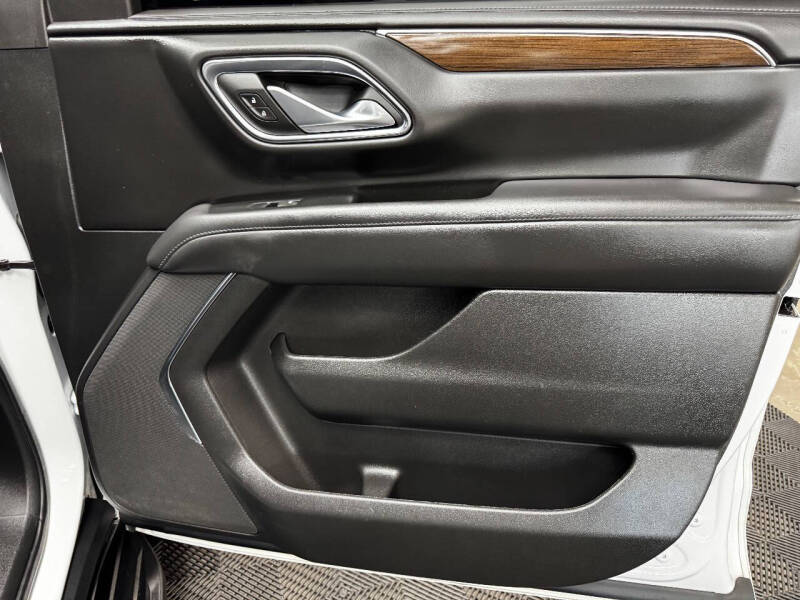 2023 GMC Yukon XL SLE