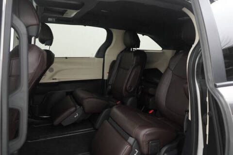 2024 Toyota Sienna Platinum 7-Passenger