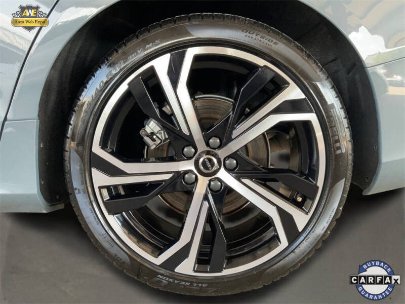 2024 Volvo S60 B5 Plus Dark Theme