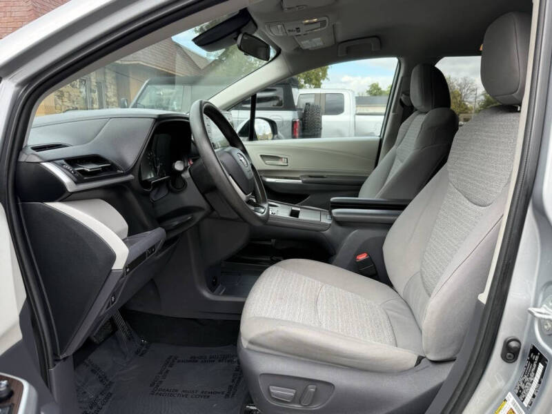 2021 Toyota Sienna LE 8-Passenger