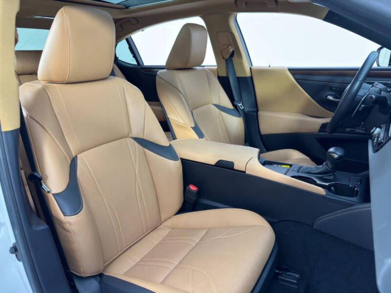 2024 Lexus ES 350 Ultra Luxury