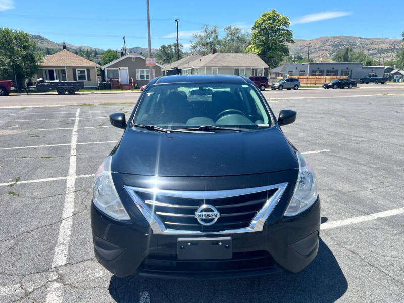 2016 Nissan Versa Sedan S photo 9