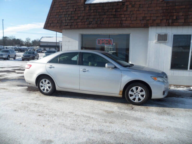 2010 Toyota Camry LE's photo