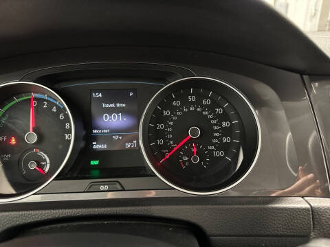 2016 Volkswagen e-Golf SE