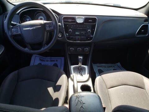 2013 Chrysler 200 LX