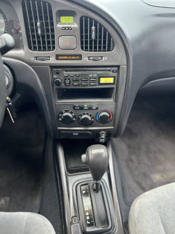 2004 Hyundai Elantra GLS