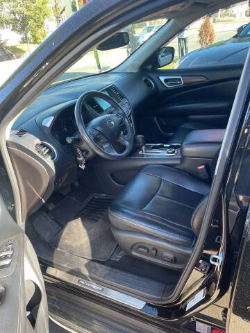 2017 Nissan Pathfinder Platinum