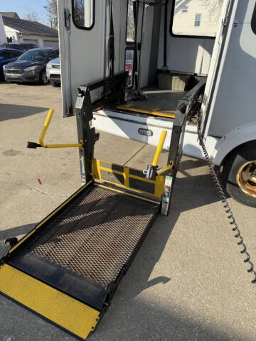 2016 Ford E-Series E-450 SD