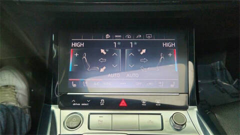 2022 Audi e-tron quattro Premium Plus