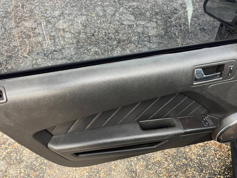 2012 Ford Mustang V6