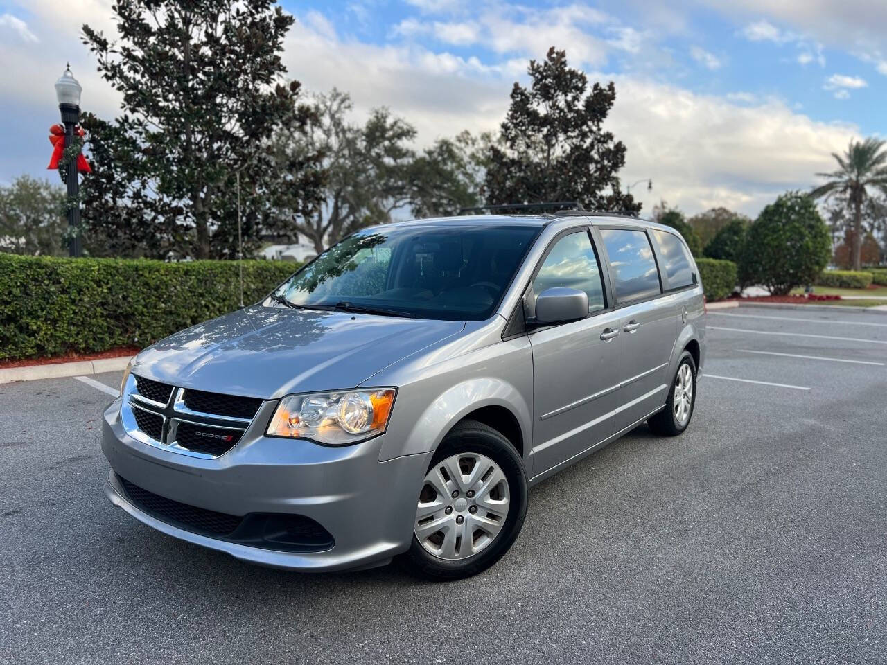 2016 Dodge Grand Caravan for sale at Lauren's Hot Wheels LLC in Leesburg, FL