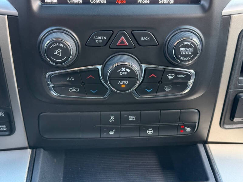 2018 RAM 1500 SLT