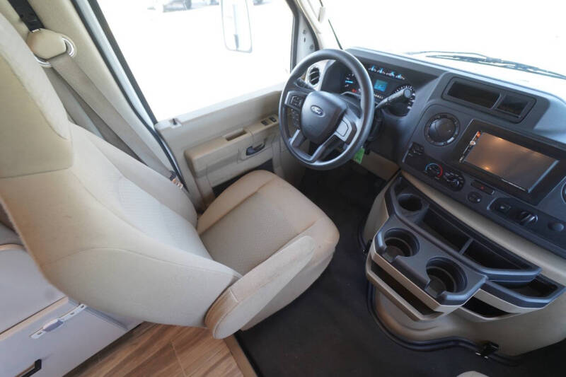 2021 Thor Motor Coach Four Winds