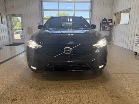 2023 Volvo XC60 B5 Plus Dark Theme