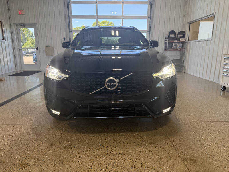 2023 Volvo XC60 B5 Plus Dark Theme