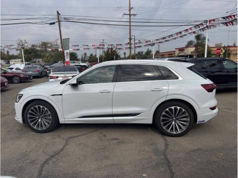 2019 Audi e-tron quattro Prestige