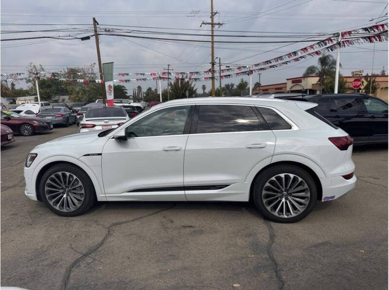 2019 Audi e-tron quattro Prestige