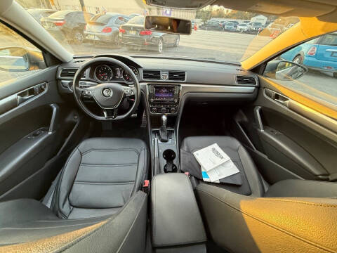 2017 Volkswagen Passat 1.8T R-Line