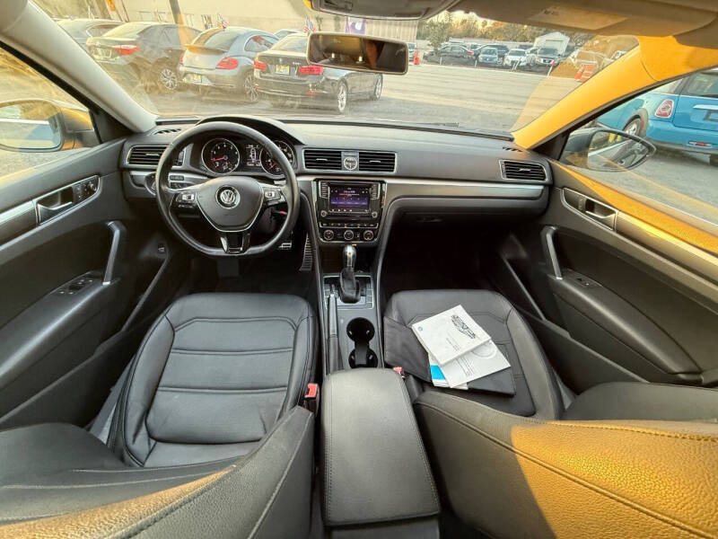 2017 Volkswagen Passat 1.8T R-Line