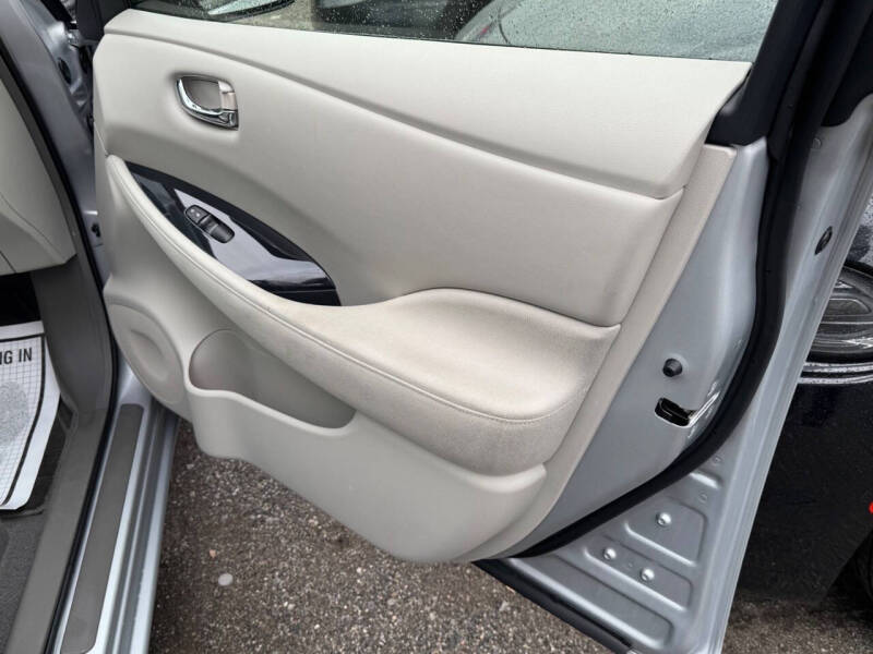 2012 Nissan LEAF SL