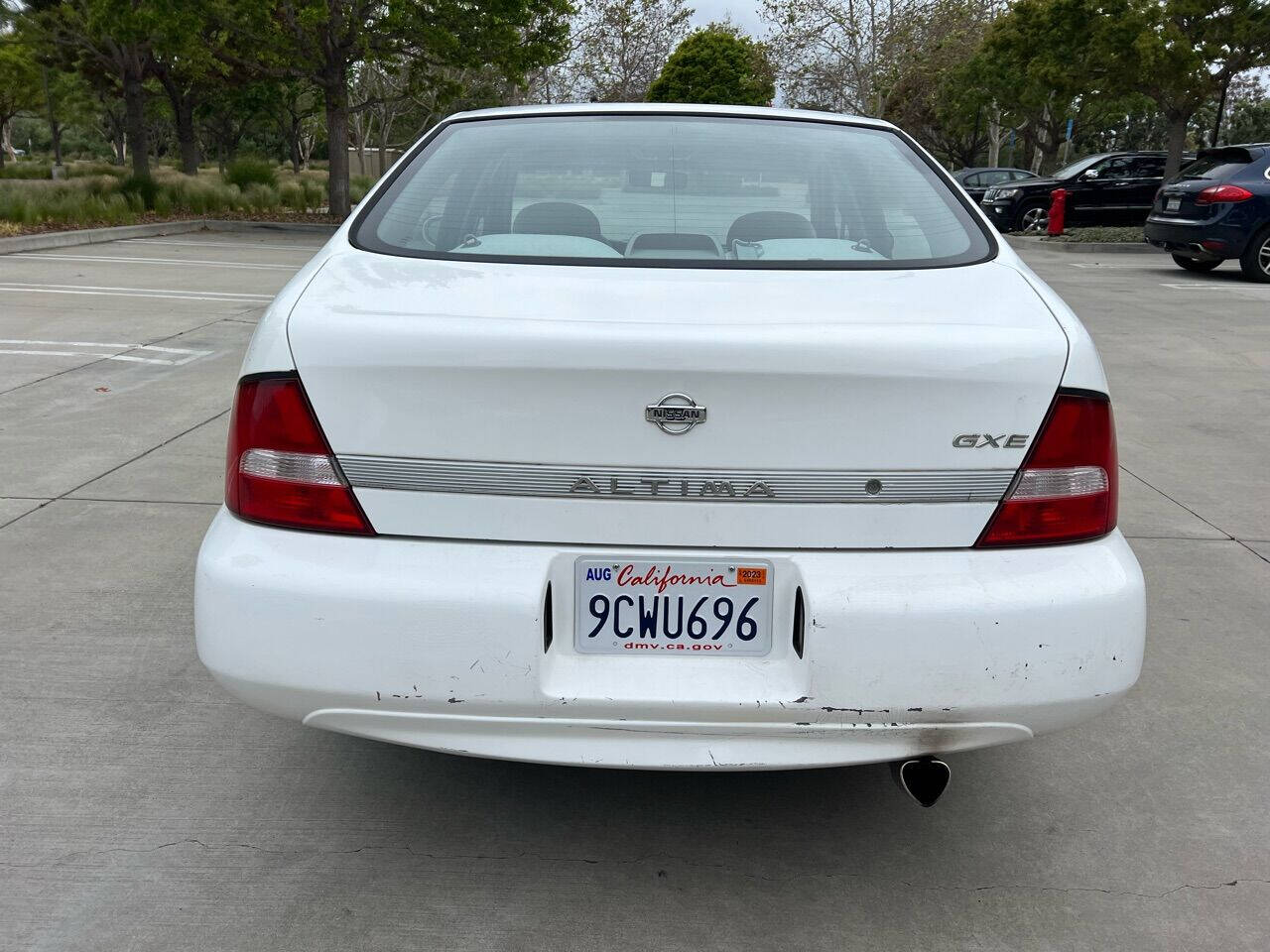 2001 white nissan altima