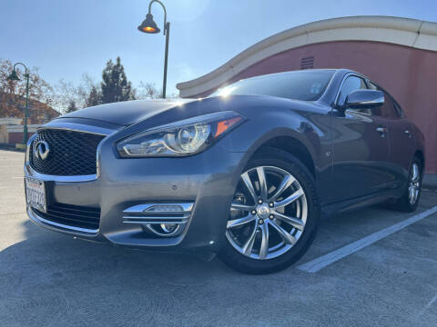 2015 Infiniti Q70 3.7