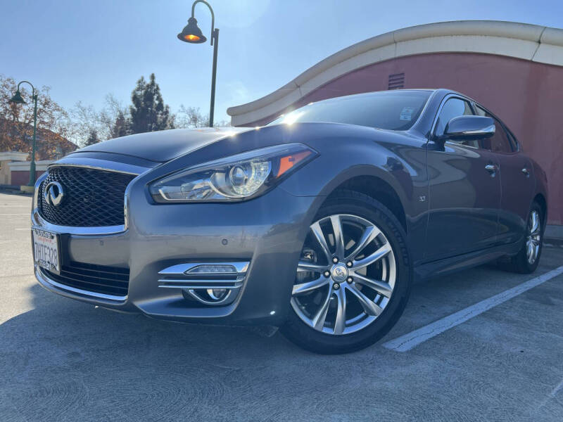 2015 Infiniti Q70 3.7