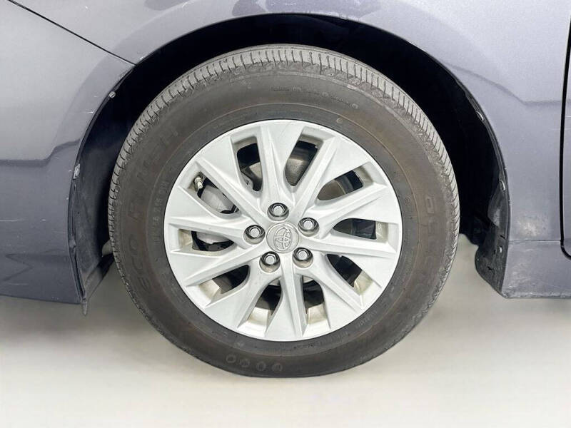 2014 Toyota Prius Plug-in Hybrid Advanced