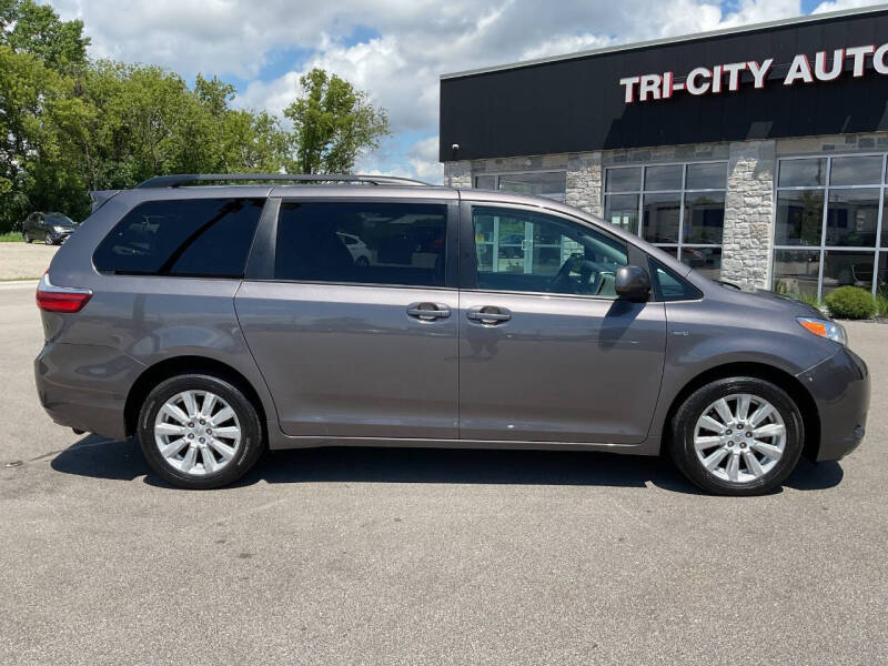 2017 Toyota Sienna LE 7-Passenger