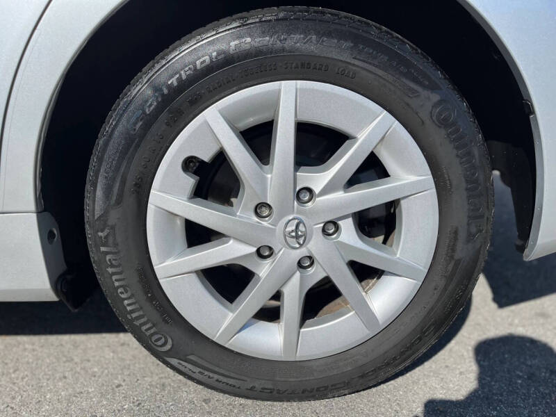 2012 Toyota Prius v Three