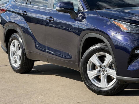 2025 Toyota Highlander LE