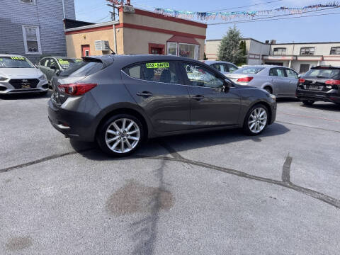 2017 Mazda MAZDA3 Touring