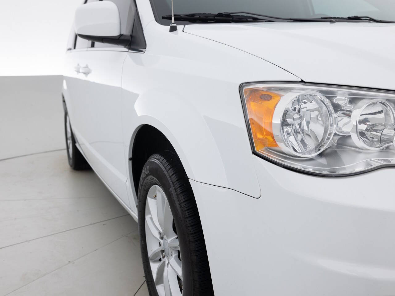 Used Car 2019 Dodge Grand Caravan  Sxt 4dr Mini Van For Sale Under $12,000 In Coal City, Illinois