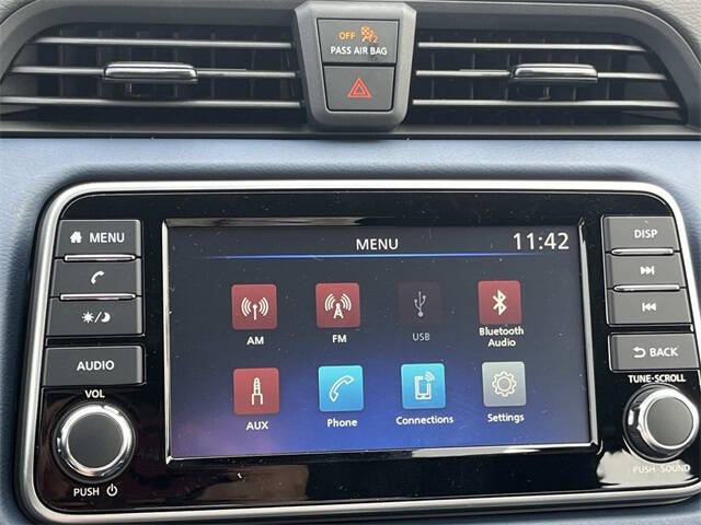 2025 Nissan Versa SV