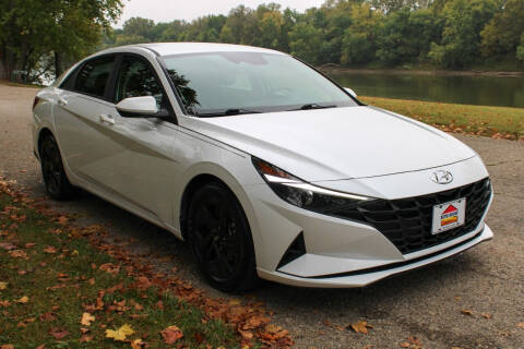 2021 Hyundai Elantra for sale at Auto House Superstore in Terre Haute IN