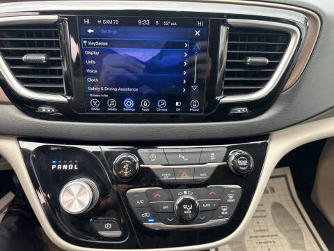 2017 Chrysler Pacifica Touring Plus