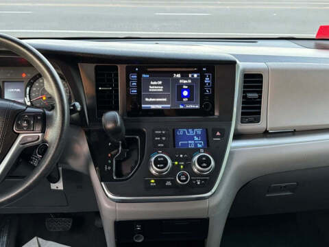 2017 Toyota Sienna