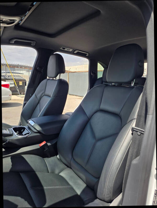2014 Porsche Cayenne Platinum