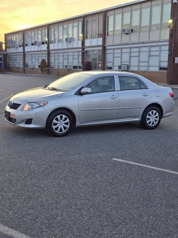 2010 Toyota Corolla LE's photo