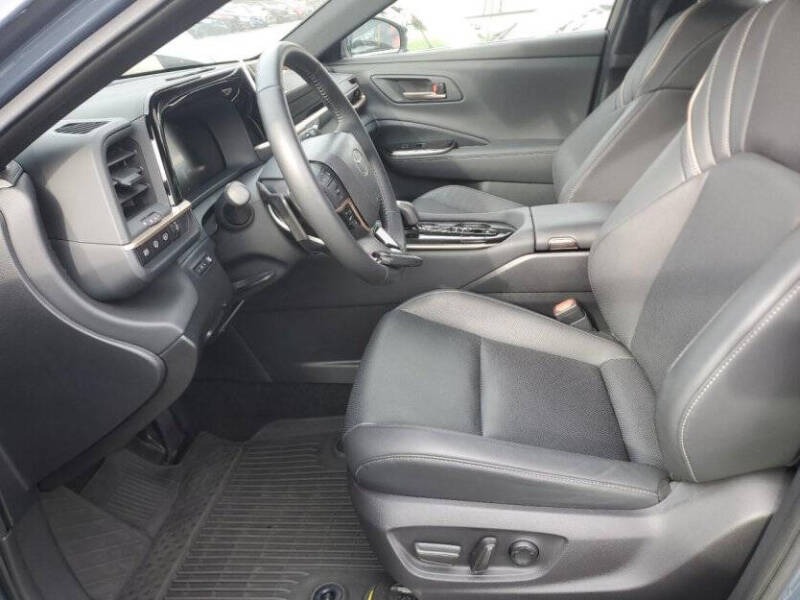 2025 Toyota Crown Signia XLE