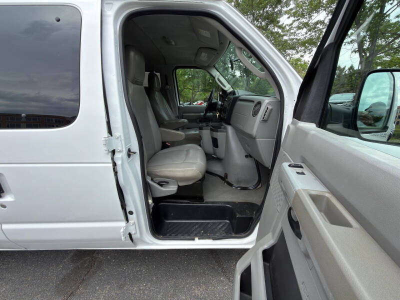 2010 Ford E-Series E-350 SD XL