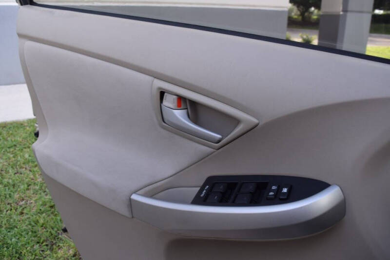 2010 Toyota Prius III