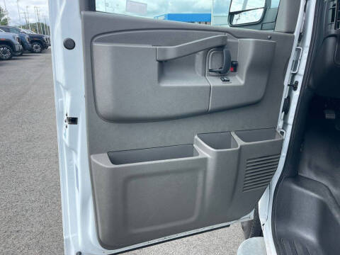 2023 Chevrolet Express 2500